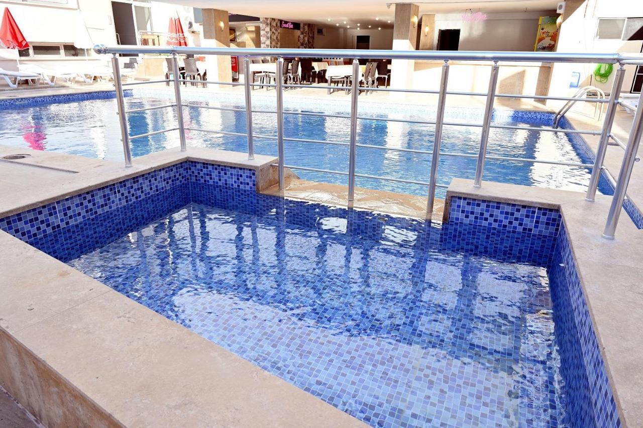Roxx Royal Hotel Κουσάντασι Εξωτερικό φωτογραφία